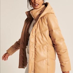 NWT ABERCROMBIE & FITCH VEGAN LEATHER PUFFER SM